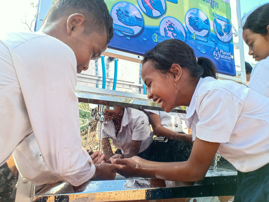 Mit der App ­Waterdrop können Handwerker und Endkunden Punkte sammeln für die Trinkwasserversorgung in benachteiligten Weltregionen.