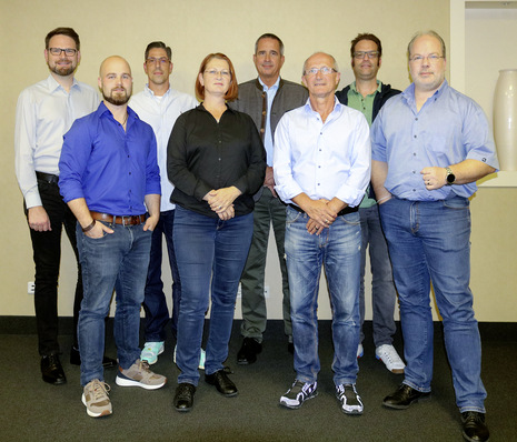 Gründungsmitglieder des DVQST (v. l.): Helmut Röhner, Tim Fischer, Christian Strehlow, Alexandra Bürschgens, Hartmut Hardt, Andreas Glause, Carsten Freitag, Arnd Bürschgens.