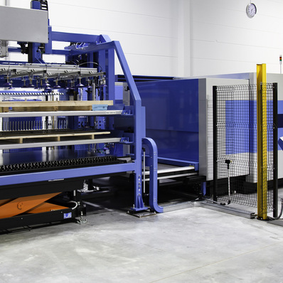 Die neu aufgestellte Lasermaschine bei der Systemair GmbH in Boxberg.