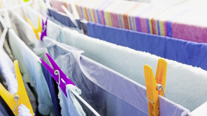 Bild 1: Oft ist der Wohnraum die einzige Möglich­keit, um Wäsche zu trocknen.