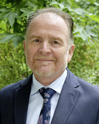 Martin Bentele  ist Geschäftsführer des Deutschen Energieholz- und Pellet-Verbands e. V. (DEPV) und von dessen Tochtergesellschaft Deutsches Pellet­institut GmbH (DEPI), Berlin.