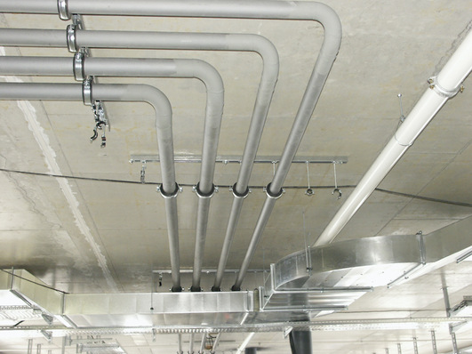 Hier wurden Montageschienen für die Rohrleitungsmontage verwendet.