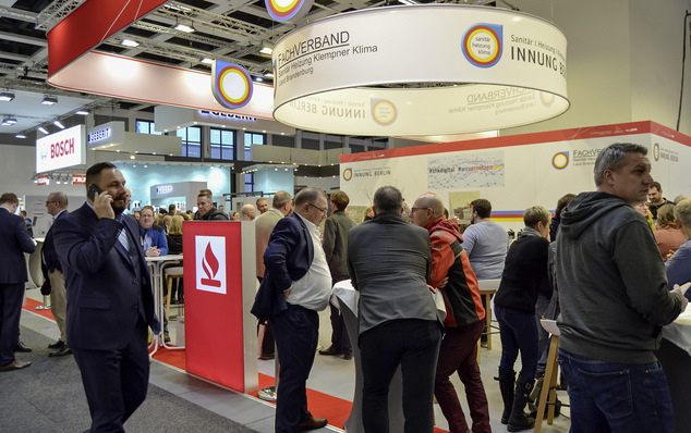 Vor Corona: Der Gemeinschaftsstand war zur bautec 2020 in der SHK-Halle das Bindeglied zwischen Handwerk, Industrie, Großhandel und den Versorgern.
