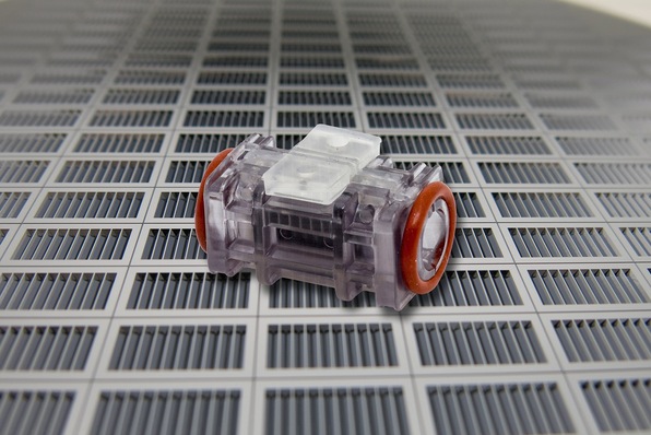 Präzise in Siliziumwafer geätzte Gräben bilden die Elektroden für den Ozongenerator.