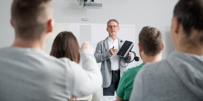 Jetzt auch online: Wissensvermittlung zum Thema Wasser und bietet Fachhandwerkern ein vielseitiges Online-Seminarprogramm zur Kompetenzsteigerung im Bereich umweltfreundliche Wassertechnik. 