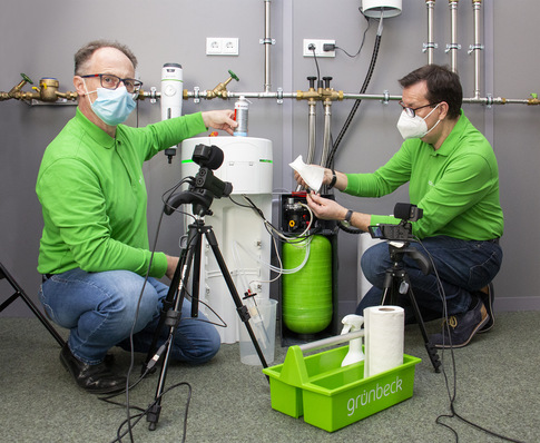 Auf große Resonanz stoßen die Live-Online-Seminare bei Grünbeck. Hier vermitteln die Referenten interessante Themen praxisnah und anschaulich.