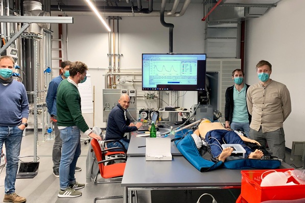 Das mobile Beatmungsgerät von Viessmann wurde von Mitarbeitern zur Behandlung von Covid-19-Patienten entwickelt und konstruiert.