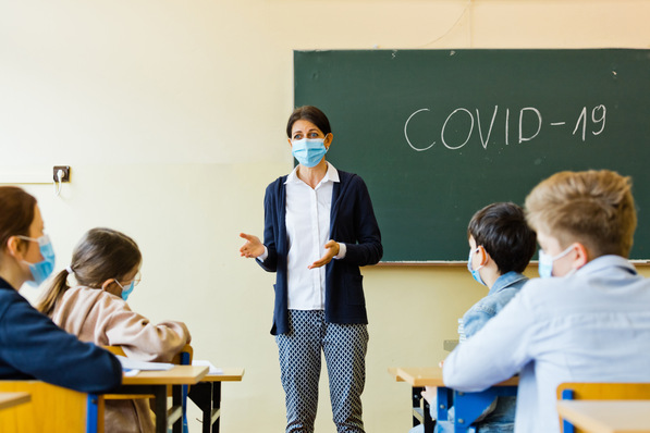 Für Kinder unter 12 Jahren sind zeitnah keine Impfstoffe gegen das Coronavirus verfügbar. Der Bund will deshalb den Neueinbau von stationären RLT-Anlagen u.a. in Kindergärten und Grundschulen mit bis zu 80 % fördern.