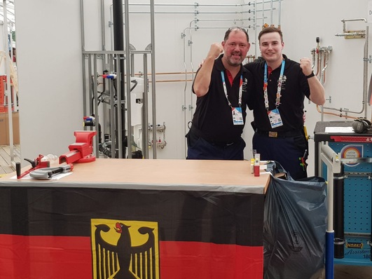 Das EuroSkills Siegerteam André Schnabel und Simon Dorndorf (v.l.n.r.).