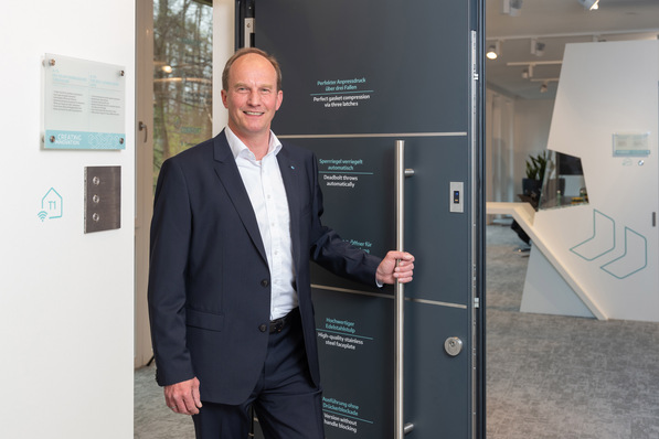 Maco-Geschäftsführer Michael Weigand und sein Team freuen sich auf die Fensterbau Frontale 2022, insbesondere auf den persönlichen Kontakt mit Kunden.