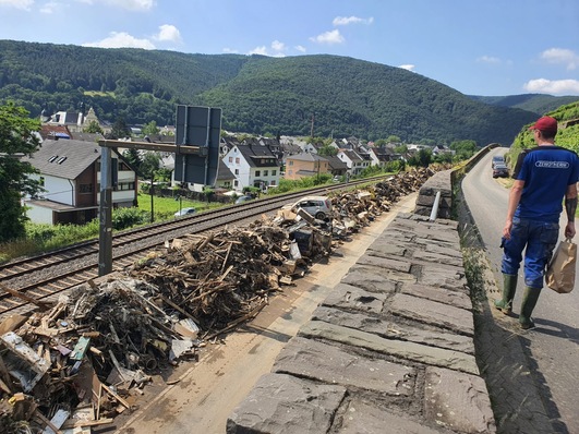 Mitarbeiter helfen vor Ort und stehen auch beratend zur Seite.