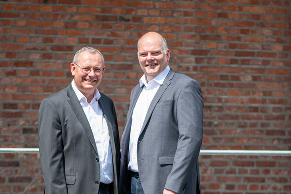 Karl Stuhlenmiller und Burkhard Max, Geschäftsführer des Systemtechnik-Spezialisten Tecalor.