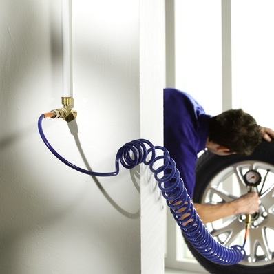 Kein Druckabfall: Teceflex kommt ohne O-Ringe in den Verbindungen aus, die von Fetten und Ölen in der Druckluftinstallationen aufquellen könnten.