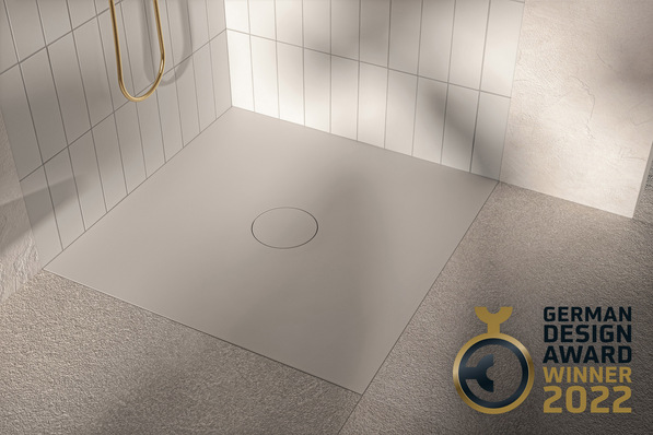 Eine Award-würdige Revolution: BetteAir integriert sich so plan und vollkommen wie eine Fliese in den Badboden.