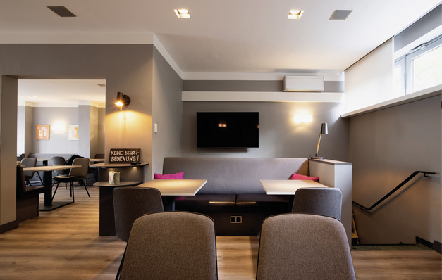 Klimageräte mit der Funktion Entfeuchten kühlen die Luft an heißen Sommertagen nicht nur ab, sie schaffen auch bei schwüler Wetterlage Abhilfe.