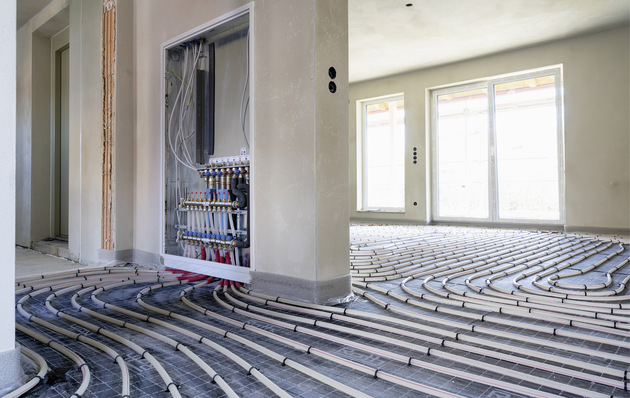 In dem Mehrfamilienhaus sind rund 400 m² Roth Tackersystem für die Flächenheizung und -kühlung installiert worden.