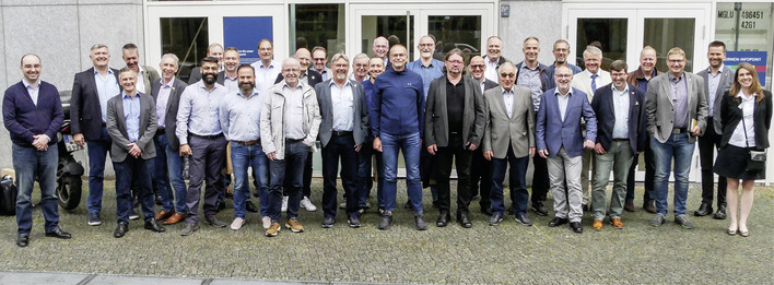 Präsenzsitzung möglich: Nach langer Pandemiezeit trafen sich die Teilnehmer der Bufa SHK erstmalig wieder – diesmal am neuen Sitz der Berliner ZVSHK-Geschäftsstelle in der Budapester Straße 31.