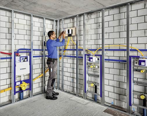 Modernes, generationengerechtes Komplettbad: Dafür sollten in der Vorwand Sanitär und Elektro eine gut aufeinander abgestimmte Verbindung eingehen.