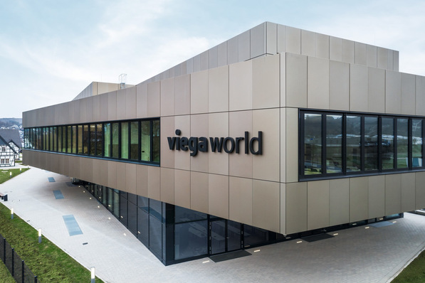 Mit der Viega World in Attendorn wurde eines der nachhaltigsten Bildungsgebäude der Sanitär- und Heizungsbranche eröffnet.