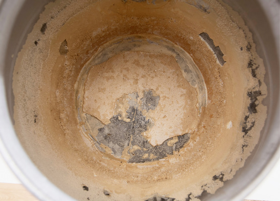 A: In der Trinkwasser-Installation ist die Abscheidung von Calciumcarbonat (Steinbildung) unerwünscht und zu vermeiden.