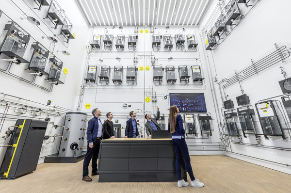 Das Interesse von Fachleuten an der Frage, wo in Trinkwasser-Installationen in Ein- und Zweifamilienhäusern Hygienerisiken lauern und wie man ihnen begegnen kann, ist groß.