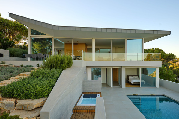  Stufenbau: Marlene Uldschmidt verstand es, die Felsformation architektonisch zu nutzen.