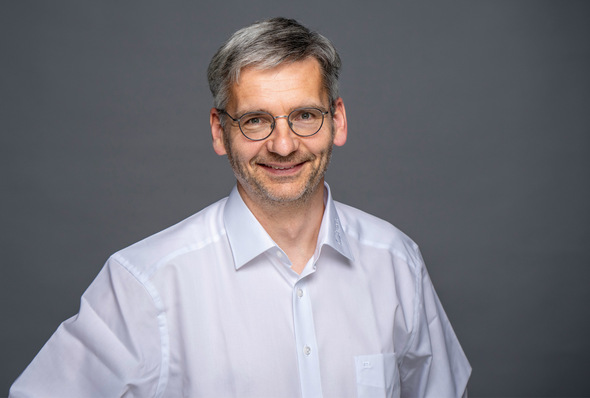„Wir wollen Systemlösungen für eine gute, sinnvolle Energiewende vorantreiben, damit jedes Haus nachhaltig mit Wärme und Energie versorgt werden kann.“  
Ulf Heidrich ist Teamleiter Produktmanagement der Marke Paradigma bei Ritter Energie- und Umwelttechnik GmbH & Co. KG.