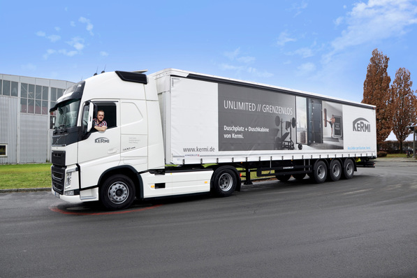 Die Kermi Lkw-Flotte liefert auch weiterhin die Duschen zuverlässig von Plattling aus.