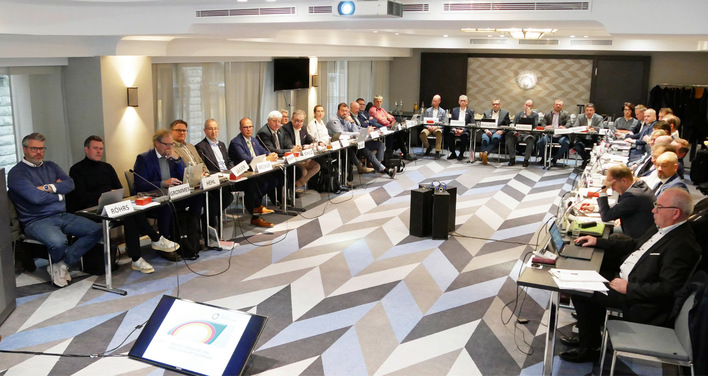 Mitgliederversammlung mit Neuwahl des Vorstands: Die Vertreter des ZVSHK und seiner 17 Landesverbände trafen sich zur Herbsttagung am 13. November 2024 in Leipzig.