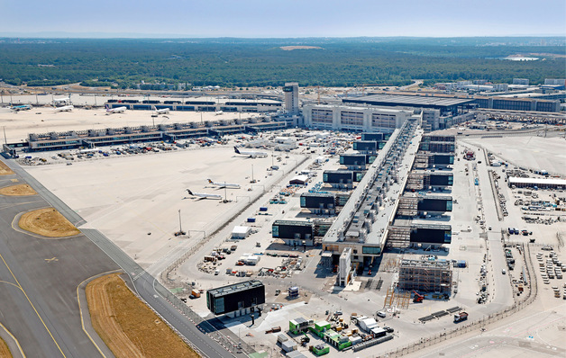 D﻿as neue Terminal 3 am Flughafen Frankfurt nimmt Gestalt an.