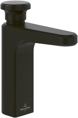Mattschwarze, moderne Badarmatur mit Einhebelgriff und Villeroy & Boch-Logo auf dem Sockel. - © Bild: Villeroy & Boch
