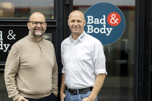 Von links: Sven Romberg, Leiter Franchise bei der MHK Group, und Rico Hausmann, Geschäftsführer der Hausmann Versorgungstechnik GmbH & Co. KG.