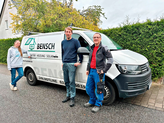 Die Geschwister Kristin und Silvio Bensch mit Handwerksmeister Yves Kley.