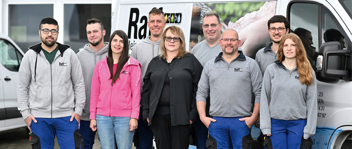 Das Team um Jochen Raff vom Handwerksbetrieb der Raff GmbH in Geislingen lebt die Wärmewende im Praxisalltag.