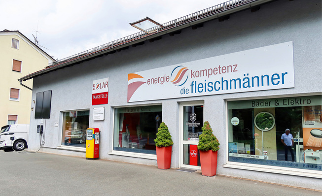 Bereits die Fassade ist typisch: „die Fleischmänner“. Das Spiel mit dem eigenen Namen zeigt bei Stephan und Thomas Fleischmann: hier haben Leute Spaß an Werbung, bei der was hängen bleibt.