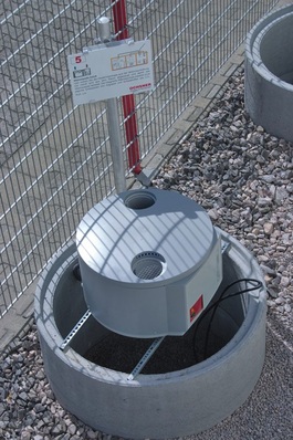 Der WP-Hersteller Ochsner lieferte Infotafeln und Anschauungsobjekte. Hier abgebildet ist das Modell „Europa Mini IWP“, ein Mini-Split-Gerät zum Kühlen und zur WW-Bereitung