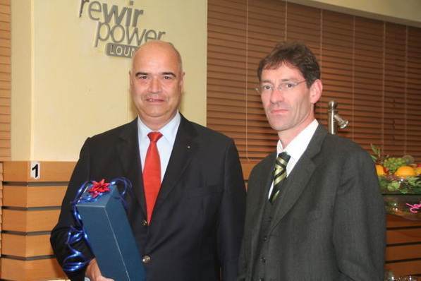 ZDH-Präsident Otto Kentzler (l)und SHK-Hauptgeschäftsführer Hans Peter Sproten bei der Eröffnung des 1. Forums im letzten Jahr