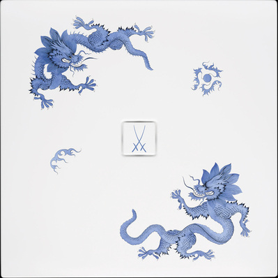 Anlässlich der Showroom-Eröffnungen in Asien präsentierte Kaldewei auch die

emaillierte Duschfläche “Conoflat Dragon“. Sie wurde in Zusammenarbeit mit

der traditionsreichen Porzellan-Manufaktur Meissen gestaltet.