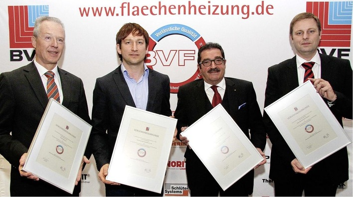 Nahmen das BVF-Siegel gern in Empfang (v.l.): Bernd Quiel (Wieland-Werke), Marco Burk (Burk), Paul Haag (HaKaGerodur) und Oliver Otte (Wavin).