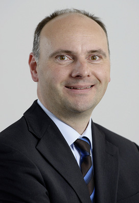 
Dipl.-Ing. 
Till Wodraschka
 ist Senior Produktmanager bodenstehende Heizkessel und Micro-KWK Buderus Deutschland/Bosch Thermotechnik, 35576 Wetzlar, Telefon (0 64 41) 4 18-0, till.wodraschka@buderus.de, www.buderus.de
