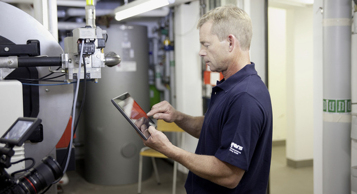 
Unternehmen integrieren zunehmend Enterprise Mobility-Lösungen in ihre IT-Strategie und stellen den Kundendienst mit Apps und Mobilgeräten auf digital um.



