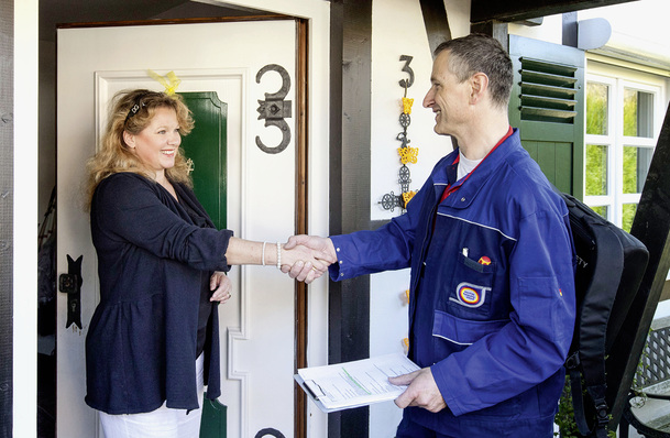 
Der Eckring ist Zeichen des organisierten Innungsbetriebes. Der Endkunde verbindet mit diesem Erkennungsmerkmal Fachkompetenz.
