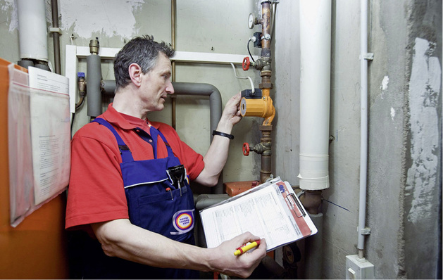 
Nicht nur der Heizungs-Check soll in den nächsten fünf Jahren massiv finanziell gefördert werden. Einige Millionen Euro stehen bereit, um mehr hocheffiziente Pumpentechnik gegen alte Stromfresser zu tauschen.
