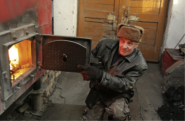 
Bei Heizungen dieser Art spielt die Qualität des Umlaufwassers sicher keine Rolle. Ganz anders ist das bei modernen Anlagen. Dort herrscht jedoch Uneinigkeit über die Methoden zur Wasserbehandlung.



