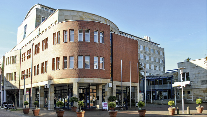 
Eine effiziente Heizungsanlage im Rathaus Lingen, in dem die gesamte Verwaltung der Stadt auf 10 400 m
2
 untergebracht ist, sollte die Unterhaltskosten reduzieren.
