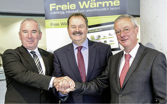 



Setzen auf weitere gute Zusammenarbeit (v.l.): Andreas Müller, ZVSHK; Johannes Kaindlstorfer, Sprecher Allianz Freie Wärme; Andreas Lücke, BDH. 
