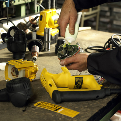 Mit einem Vollservice von Dewalt fallen nach dem Werkzeugkauf keine unkalkulierbaren Folgekosten z.B. für Reparatur und Wartung an, denn die sind mit der Vollservice-Pauschale abgegolten.