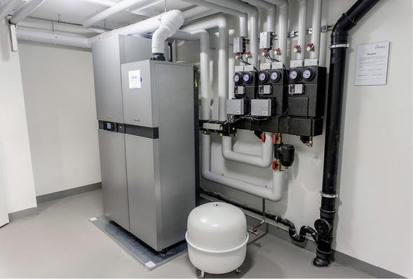 



Der Heizraum mit dem Brennstoffzellen-Heizgerät Vitovalor 300-P.
