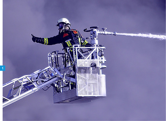 
Eine Vielzahl von Normen und gesetzlichen Regelwerken schreibt die Entnahmemöglichkeiten von Löschwasser vor.
