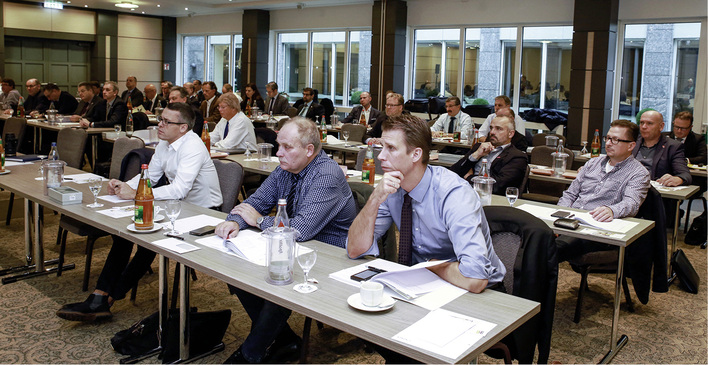 
Volles Programm: Die ZVSHK-Mitgliederversammlung hatte am 27. und 28. Oktober 2016 in Düsseldorf insgesamt 20 Punkte auf der Tagesordnung.
